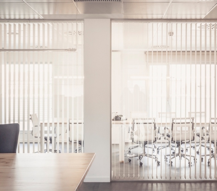 cortinas-verticales-oficinas-mobiliar Cortinas para oficinas de hasta 6 metros